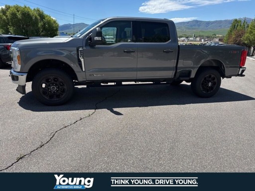 Used 2024 Ford F-250 XLT Truck Crew Cab