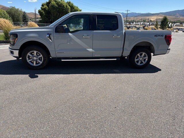 2024 Ford F-150 XLT photo 2
