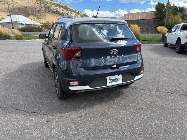 2025 Hyundai Venue Limited photo 4