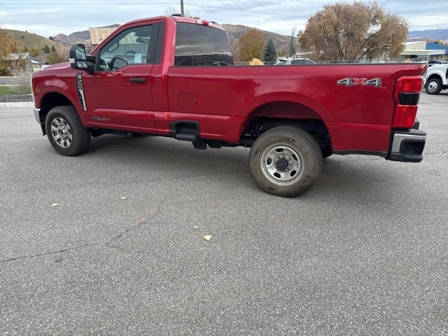 2023 Ford F-350 XLT photo 4