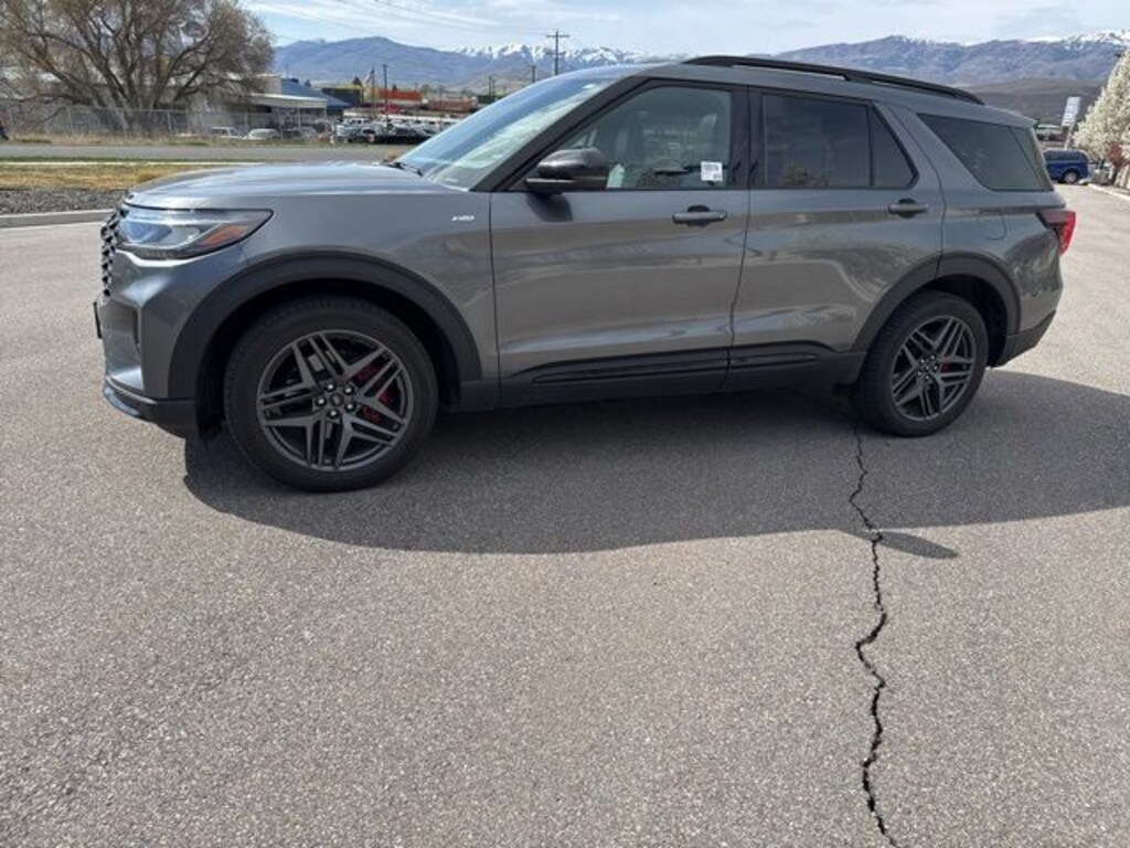 Used 2025 Ford Explorer ST-Line SUV