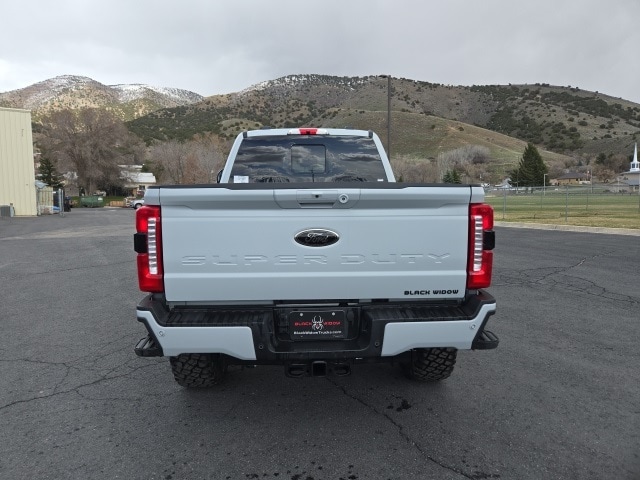 2025 Ford F-250 Lariat photo 4