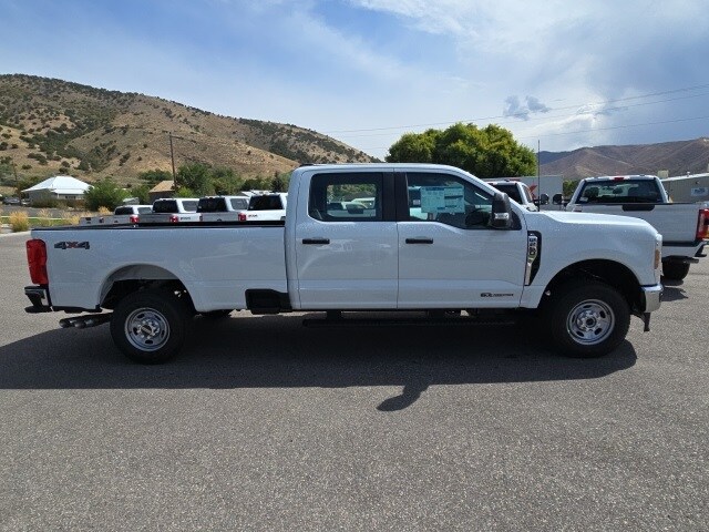 2026 Ford F-250 photo 2