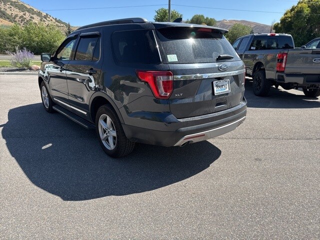 2017 Ford Explorer XLT photo 3