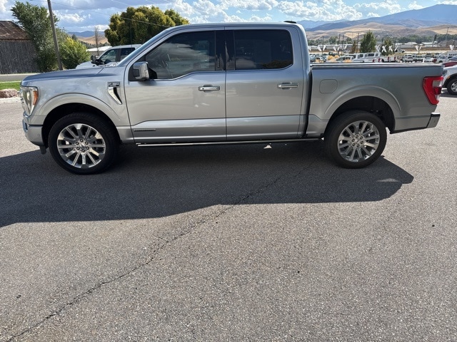 2022 Ford F-150 Limited photo 2