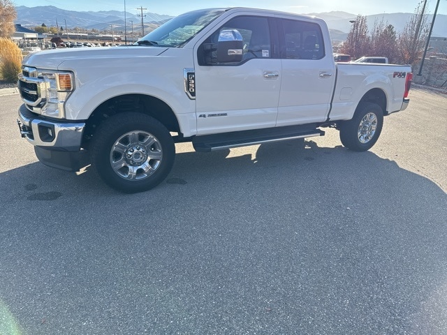 2022 Ford F-350 Lariat photo 2