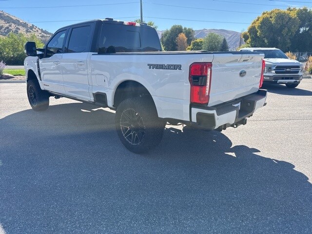 2024 Ford F-350 Lariat photo 3