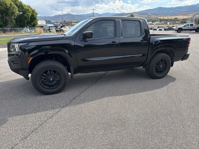 2022 Nissan Frontier S photo 2