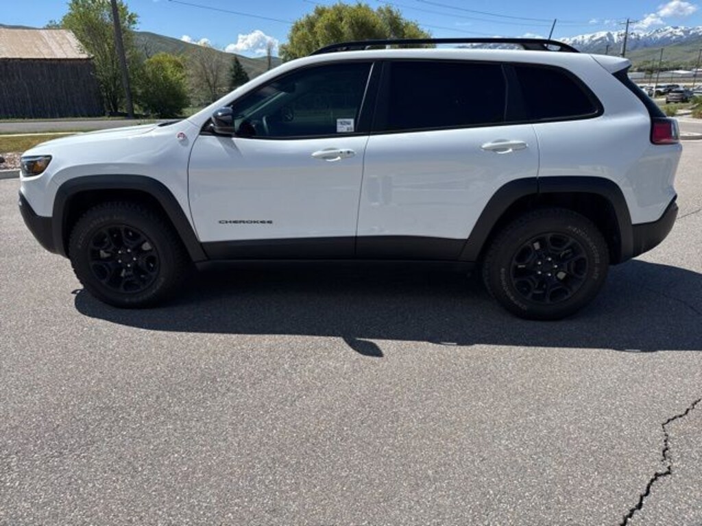 Used 2022 Jeep Cherokee Trailhawk SUV