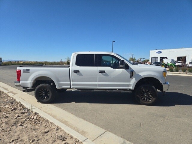 2017 Ford F-250 XLT photo 3