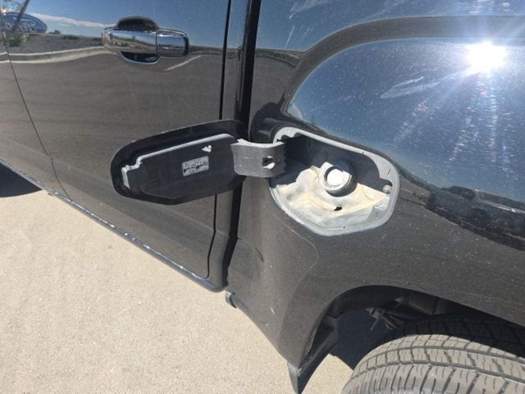 Used 2022 GMC Canyon AT4 w/Leather Truck Crew Cab