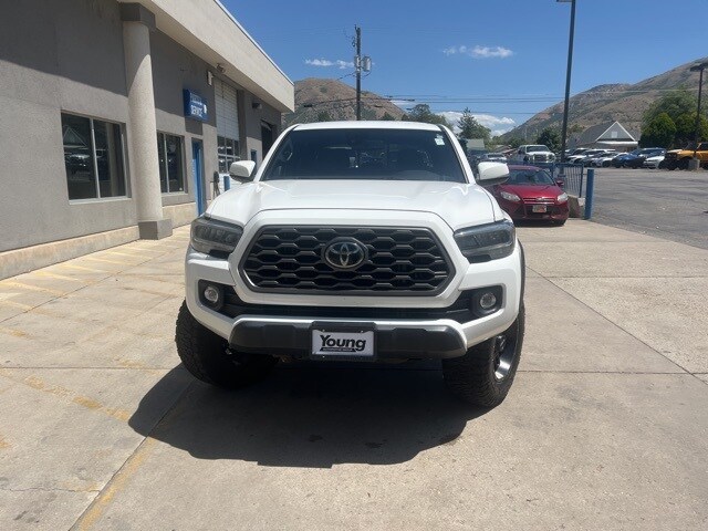 2021 Toyota Tacoma TRD Off-Road LE photo 2