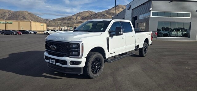 2025 Ford F-350 Super Duty Lariat's photo