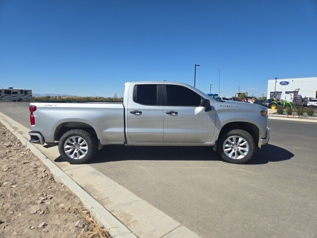 2021 Chevrolet Silverado 1500 Custom photo 3