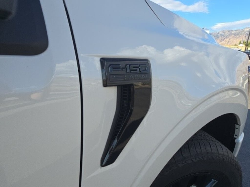New 2025 Ford F-150 Lariat Truck SuperCrew Cab
