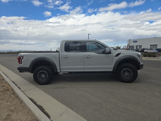 2017 Ford F-150 Raptor photo 3