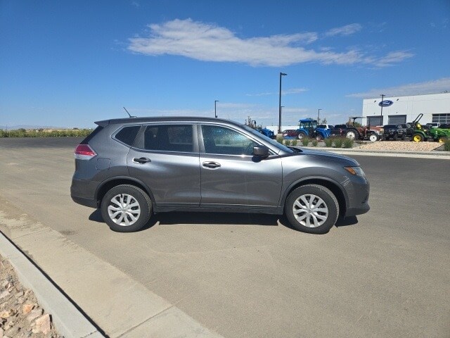 2016 Nissan Rogue S photo 3