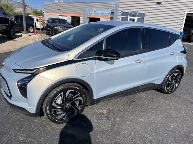 2022 Chevrolet Bolt EV 2LT photo 2