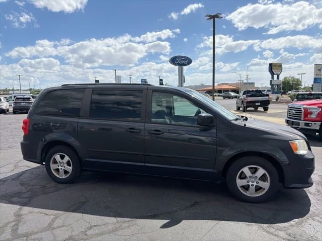 Used 2013 Dodge Grand Caravan SXT Van