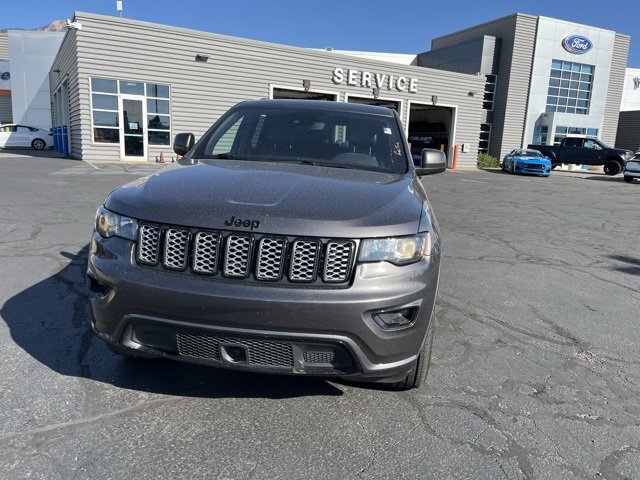 2021 Jeep Grand Cherokee Laredo X photo 2