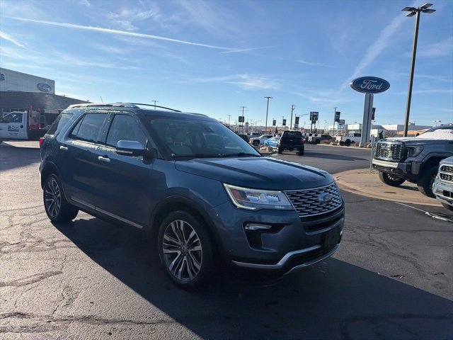 2018 Ford Explorer Platinum photo 2