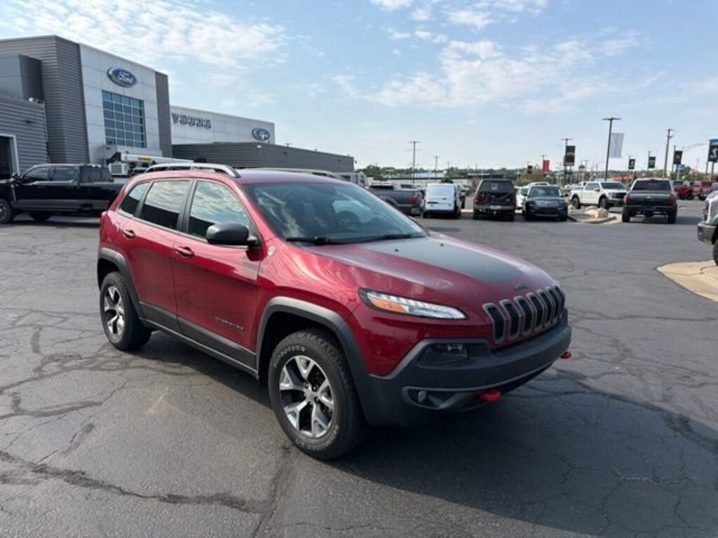 Used 2016 Jeep Cherokee Trailhawk 4x4 SUV