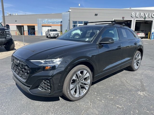 2025 Audi Q8 55 Premium Plus photo 2