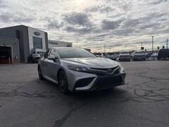 2022 Toyota Camry Hybrid SE Sedan