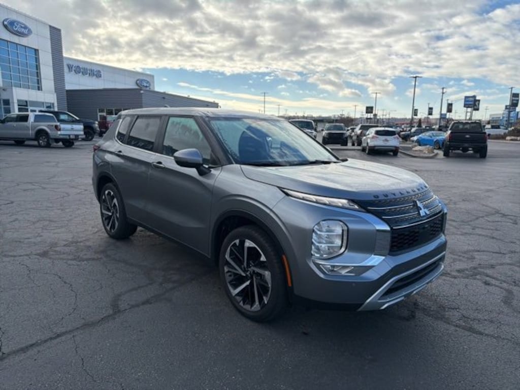Used 2024 Mitsubishi Outlander SE SUV