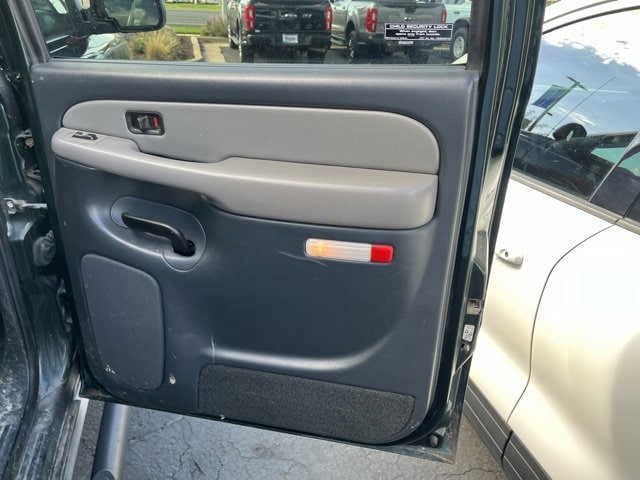 2002 Chevrolet Suburban 1500 Z71 photo 25