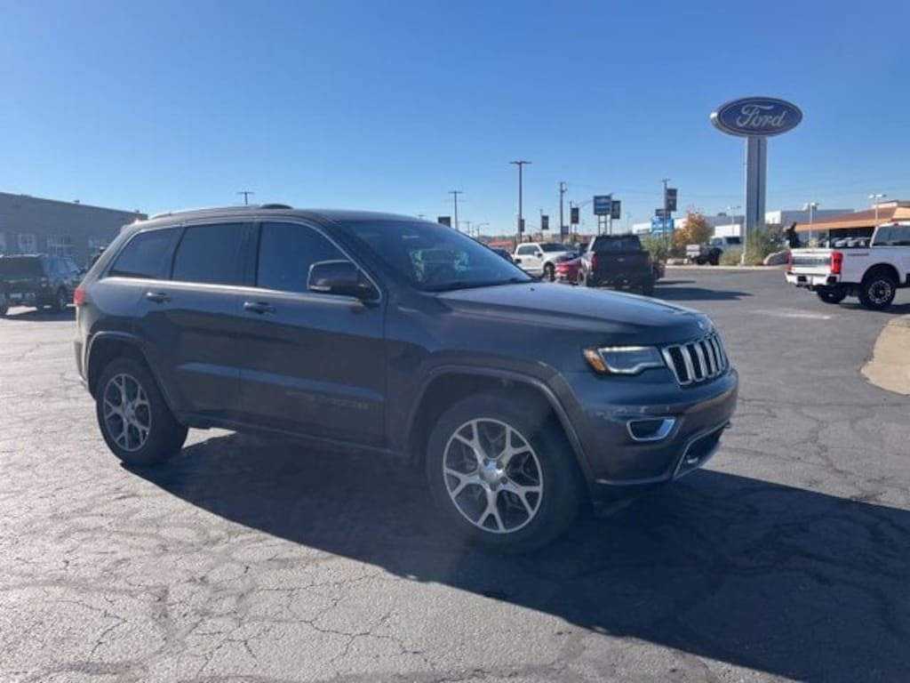 Used 2018 Jeep Grand Cherokee Limited 4x4 SUV