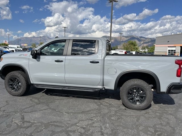 2025 Chevrolet Silverado 1500 ZR2 photo 2
