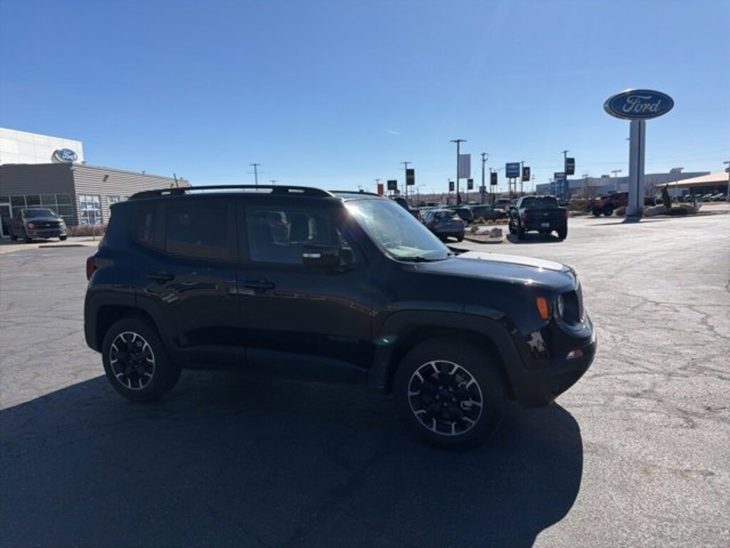Used 2023 Jeep Renegade Latitude SUV