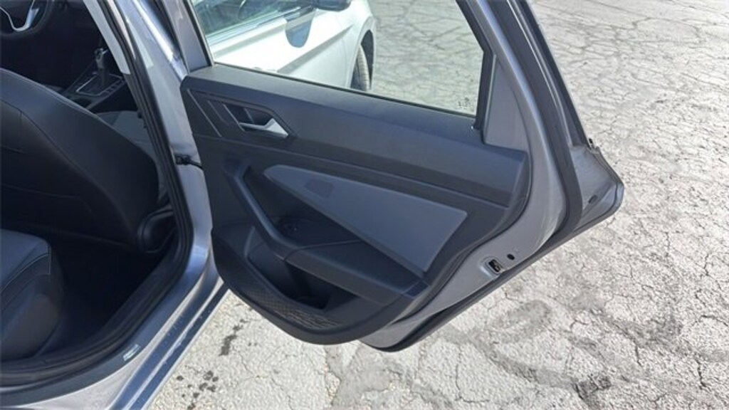 Used 2025 Volkswagen Jetta 1.5T SE Sedan