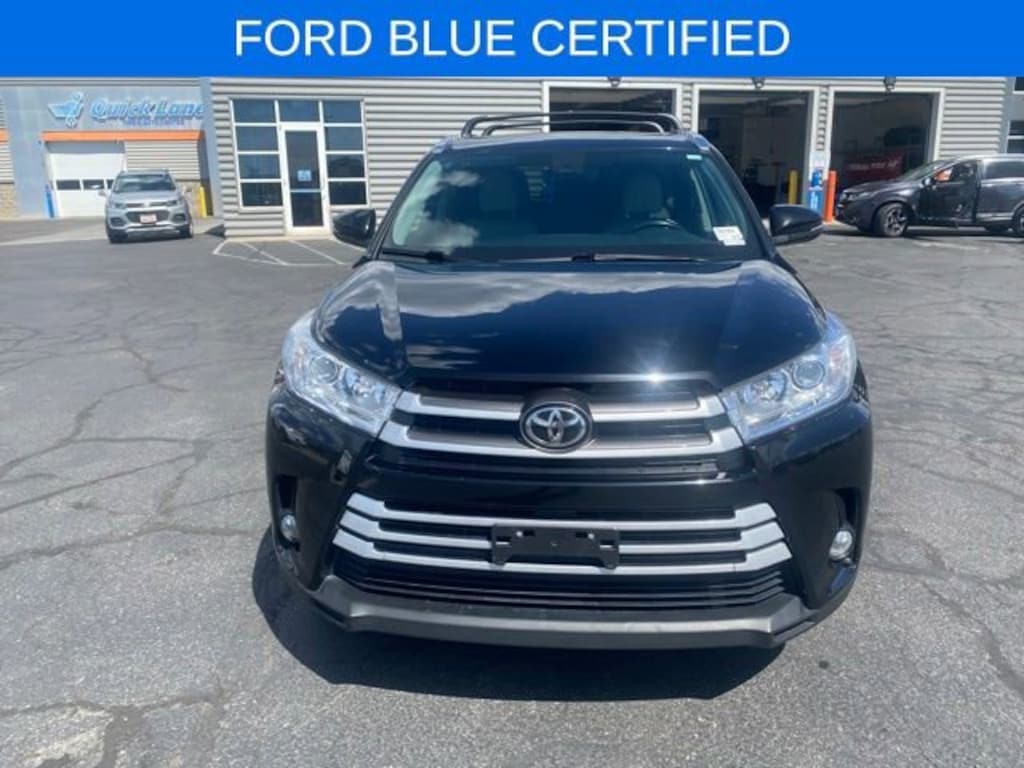 Used 2019 Toyota Highlander SE V6 SUV