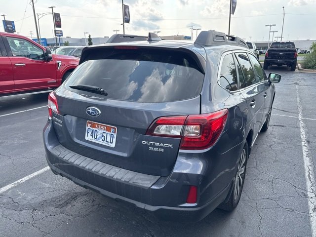 2017 Subaru Outback 3.6R Limited photo 3