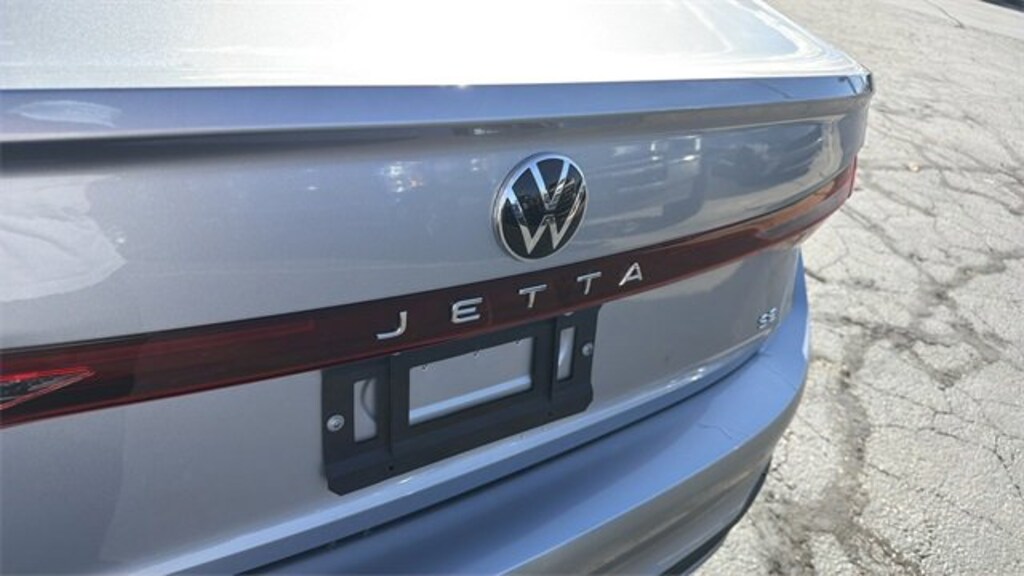 Used 2025 Volkswagen Jetta 1.5T SE Sedan