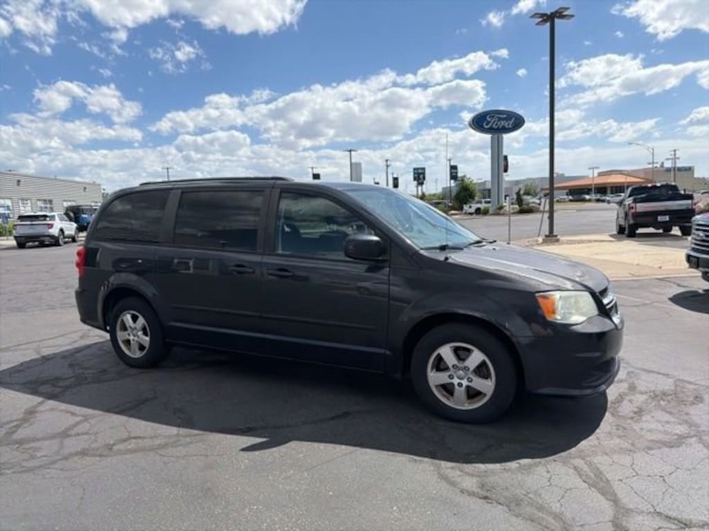 Used 2013 Dodge Grand Caravan SXT Van