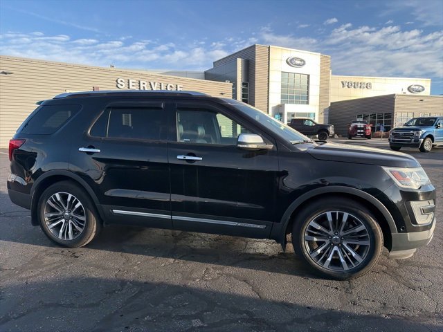 2016 Ford Explorer Platinum photo 4