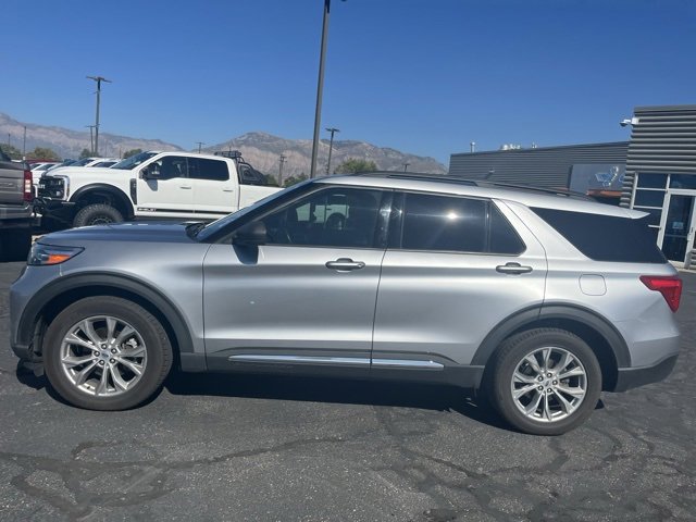 2021 Ford Explorer XLT photo 2