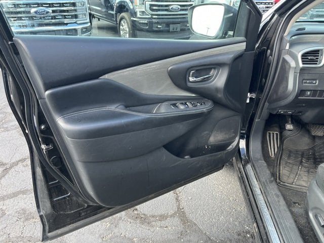 2017 Nissan Murano SV photo 25