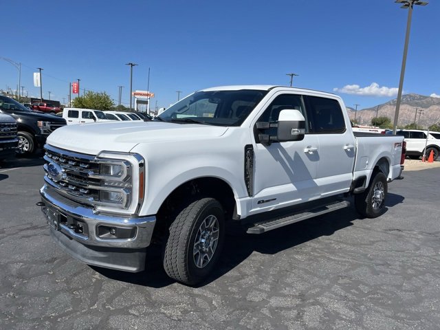 2023 Ford F-350 Lariat photo 2