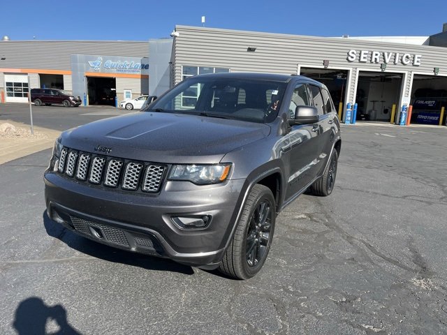 2021 Jeep Grand Cherokee Laredo X photo 3