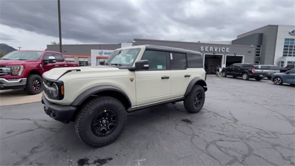 Used 2025 Ford Bronco Badlands SUV