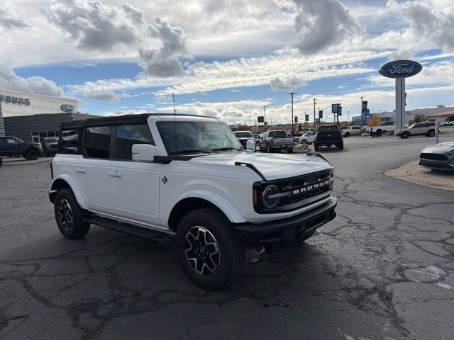 2021 Ford Bronco Outer Banks photo 3