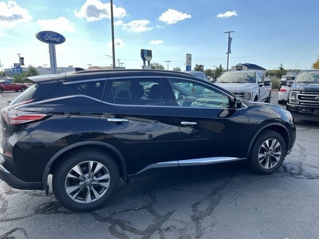 2017 Nissan Murano SV photo 12