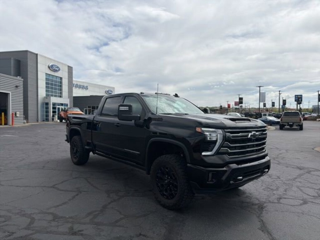 Used 2024 Chevrolet Silverado 2500 HD High Country Truck Crew Cab