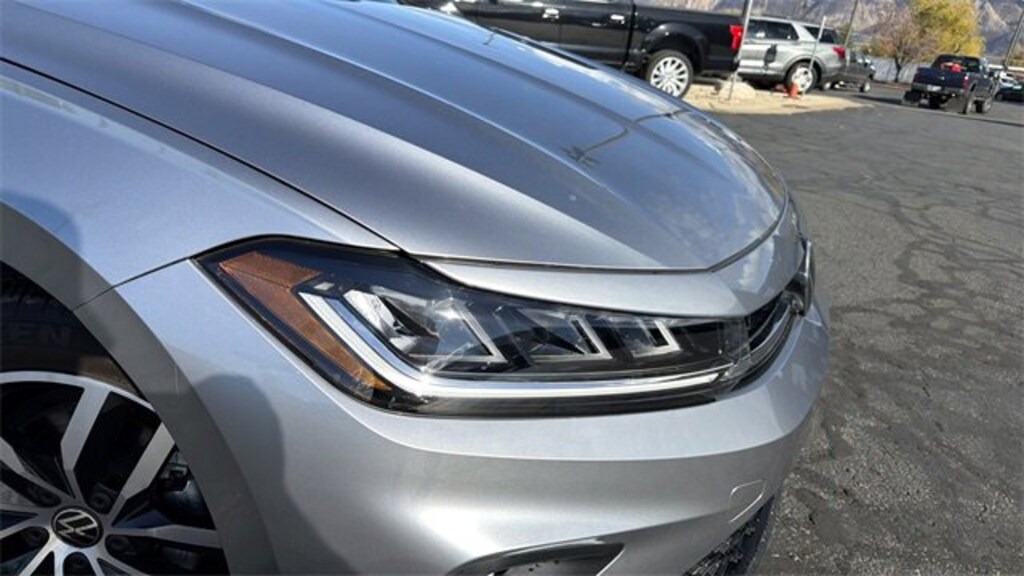 Used 2025 Volkswagen Jetta 1.5T SE Sedan