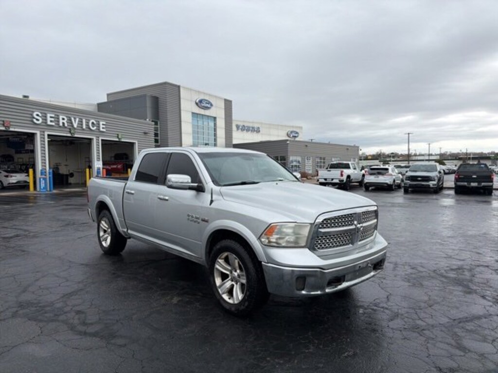 Used 2014 Ram 1500 SLT 5.7L V8 HEMI MDS VVT Truck Crew Cab