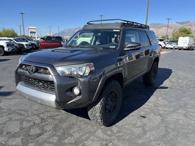 2019 Toyota 4Runner TRD Off-Road Premium photo 2